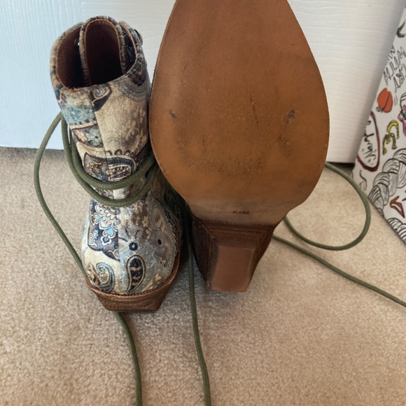 Grove lace up western boots - Picture 2 of 3